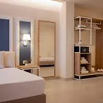 Center 3*