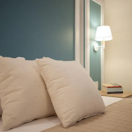 Center Bed & Breakfast *
