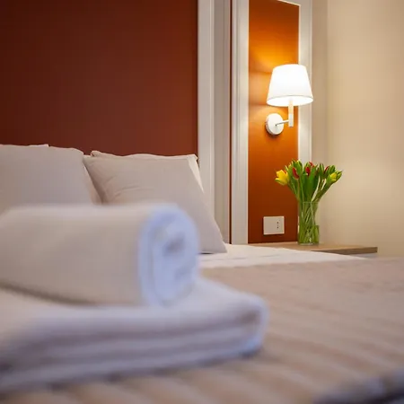 Bed & Breakfast Center *