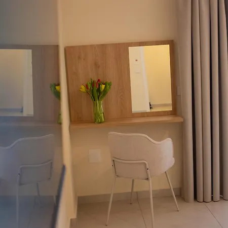 Bed & Breakfast Center *